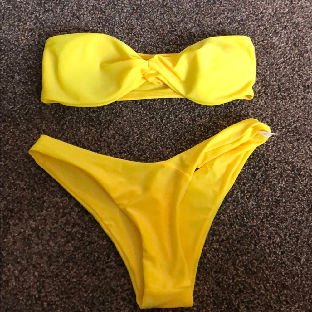 Bandeau top bikini